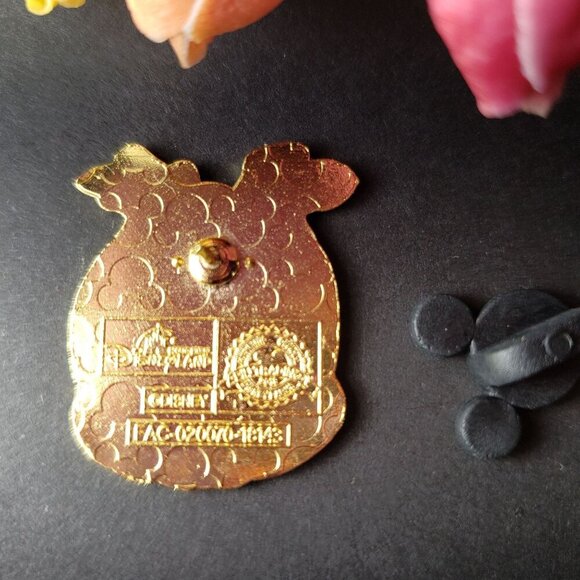 Disneyland Daisy Duck Trading Pin Jack Lantern Mystery Pumpkin Lapel Pin Brooch - Picture 3 of 6